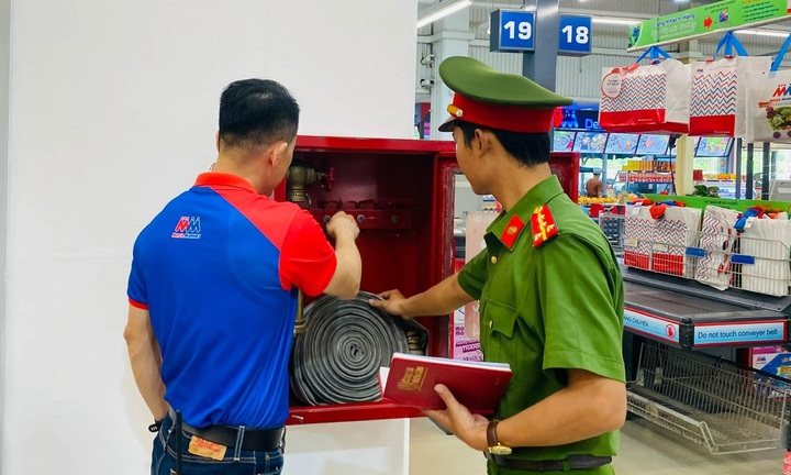 Phó Thủ tướng yêu cầu Bộ Xây dựng sửa quy chuẩn phòng cháy trước 30/6