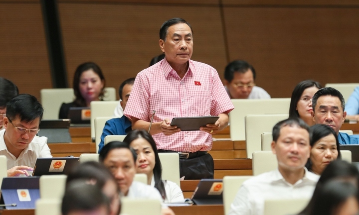 Đại biểu Quốc hội đề nghị làm rõ tiêu chí thăng hàm cấp tướng trước thời hạn