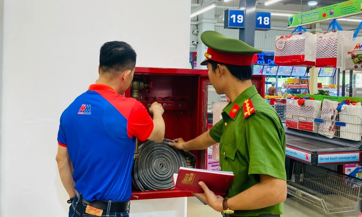 Phó Thủ tướng yêu cầu Bộ Xây dựng sửa quy chuẩn phòng cháy trước 30/6