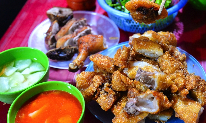 Bánh áp chao Cao Bằng dân dã mà độ ngon thì dư sức níu chân du khách