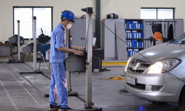 Bộ trưởng GTVT cam kết đầu tháng 7 các trung tâm đăng kiểm hoạt động bình thường