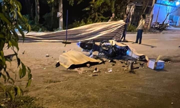 Vĩnh Phúc: Hai xe máy chạy tốc độ cao tông nhau, 6 thanh niên thương vong