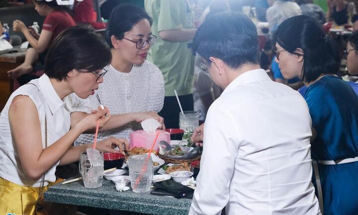 Chủ nhà hàng không biết được đề xuất trong cẩm nang Michelin