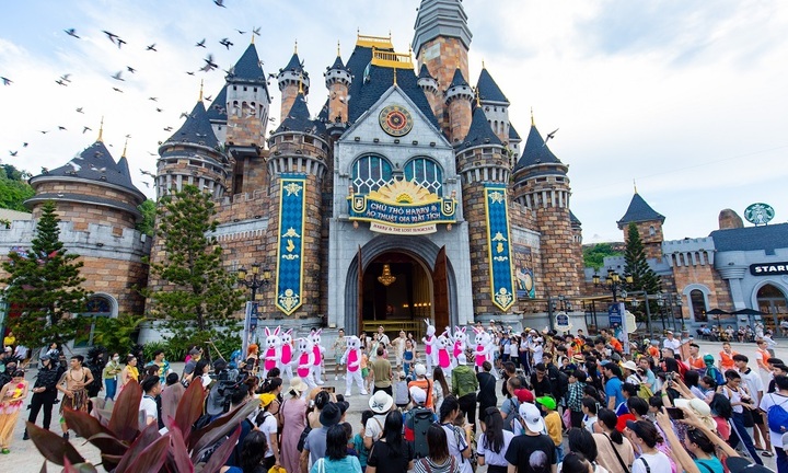 Phiêu lưu thế giới tại VinWonders Nha Trang với siêu phẩm giải trí Rạp phim bay