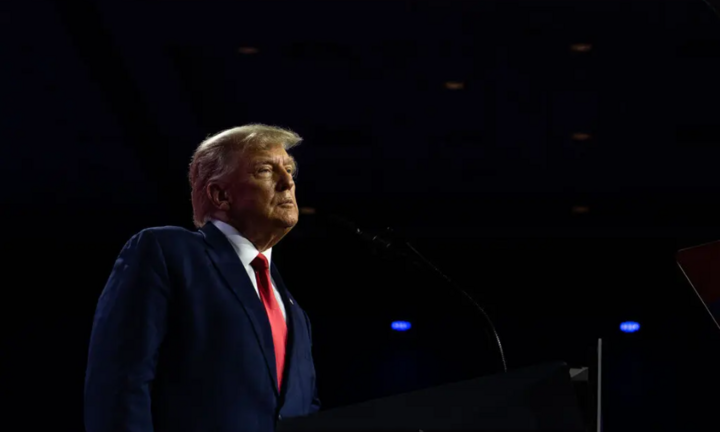 Ông Trump bị truy tố vì tài liệu mật: ‘Bê bối’ thời Hillary Clinton lặp lại?