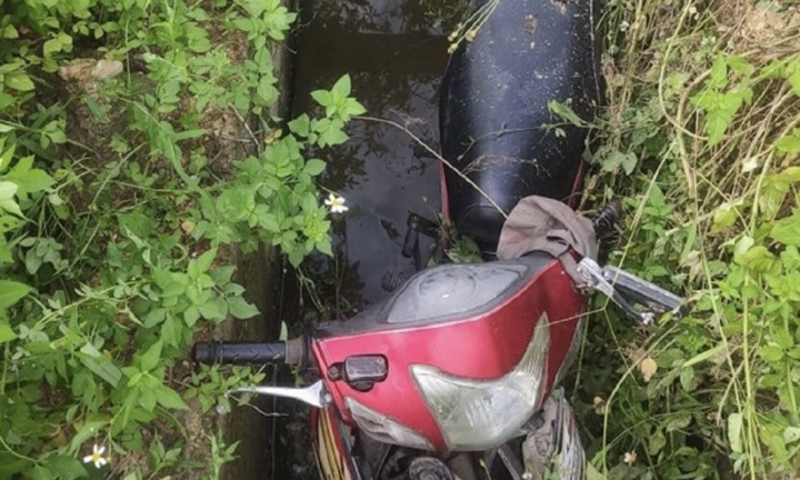 Hà Tĩnh: Phát hiện thi thể người thợ xây dưới mương nước