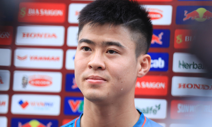 Duy Mạnh: Chúng tôi đang cố gắng trau dồi để hiểu hết ý đồ của HLV Troussier