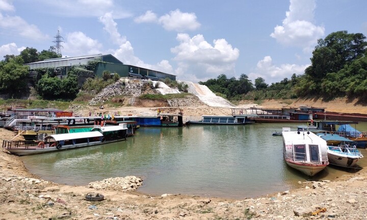 Nước hồ Thác Bà đã lên 26cm, nhưng vẫn dưới mực nước chết