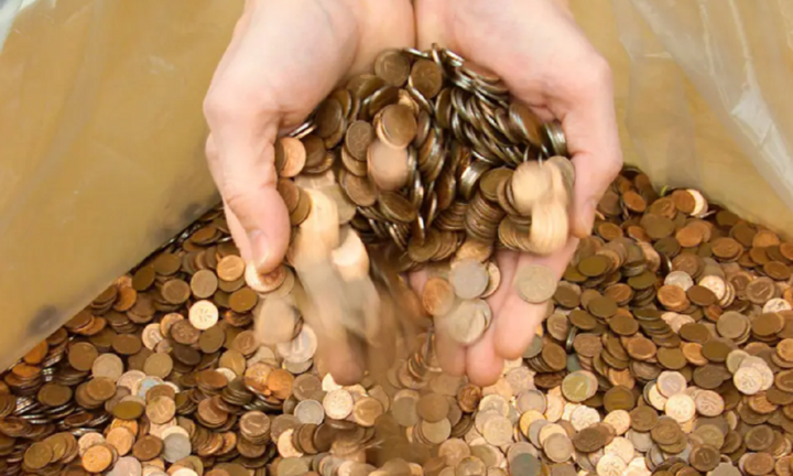 Chàng rể dọn nhà phát hiện kho báu bí mật hàng thập kỷ của bố vợ