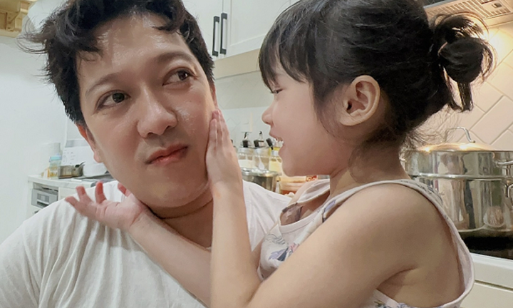 Nhã Phương khoe ảnh 'gia đình bất ổn', tiết lộ tính cách thực của ái nữ