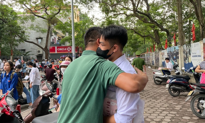 Chuyên gia kiến nghị phương án chấm điểm đề thi Toán bị in mờ