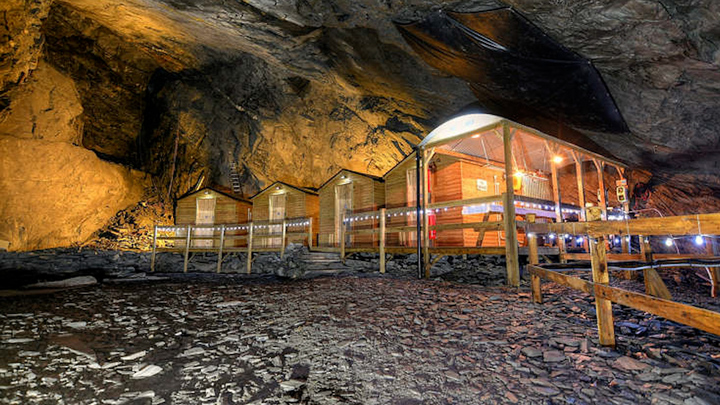 Khách sạn nằm ở độ sâu 419m dưới lòng đất có gì đặc biệt? 