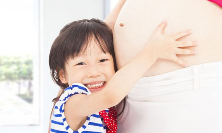 Khoảng cách tuổi giữa 2 con thế nào là phù hợp?