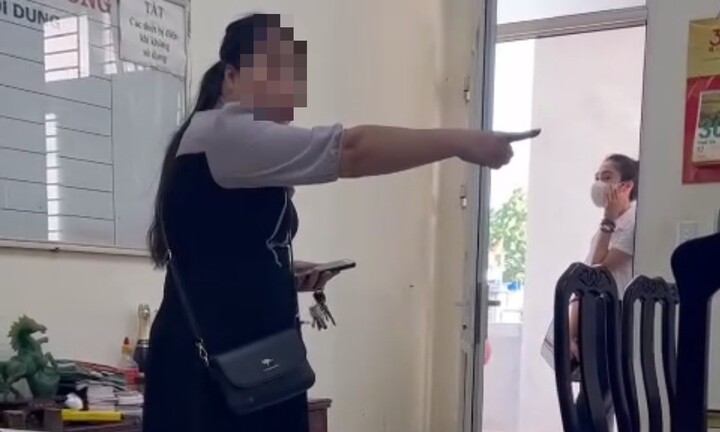 Nữ cán bộ Sở Nội vụ chỉ tay, xúc phạm, miệt thị cán bộ phường