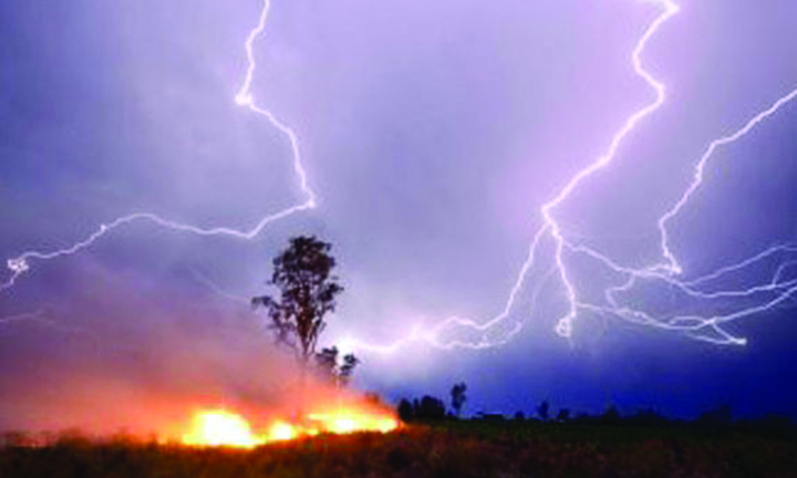 Quảng Ninh: Ba thanh niên bị sét đánh, một người tử vong 