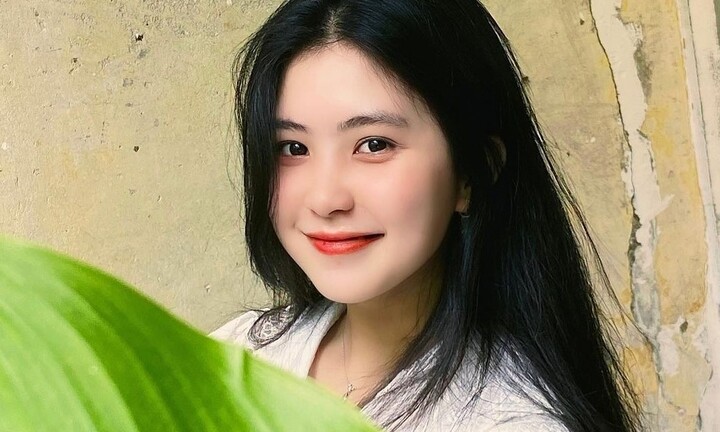 Nữ sinh 'gieo thương nhớ' với nụ cười tỏa nắng