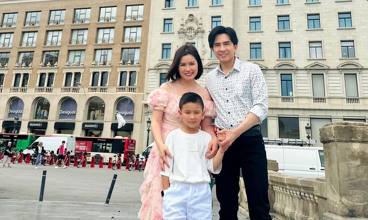 Vợ cũ Đan Trường khoe ảnh gia đình hạnh phúc dù đã 'đường ai nấy đi'