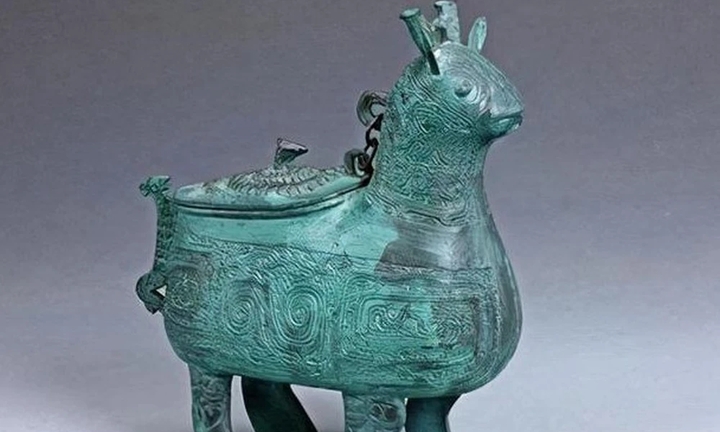 Vào hang bắt cáo, lão nông không ngờ tìm được bảo vật nghìn năm có một