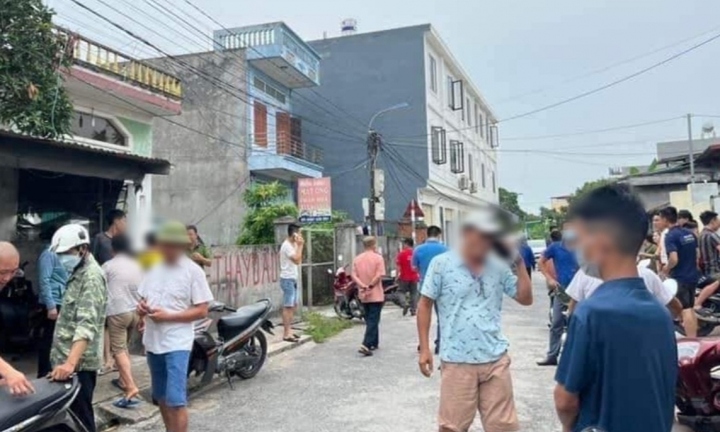 Nam thanh niên tử vong, bên cạnh có dụng cụ giống kích điện