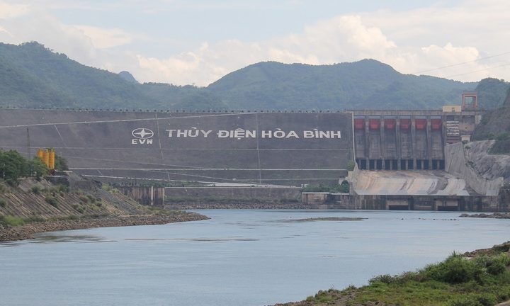 Các hồ thủy điện đã vượt mực nước chết