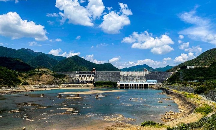 Thoát mực nước chết, nhiều nhà máy thủy điện ở phía Bắc vẫn dừng phát điện