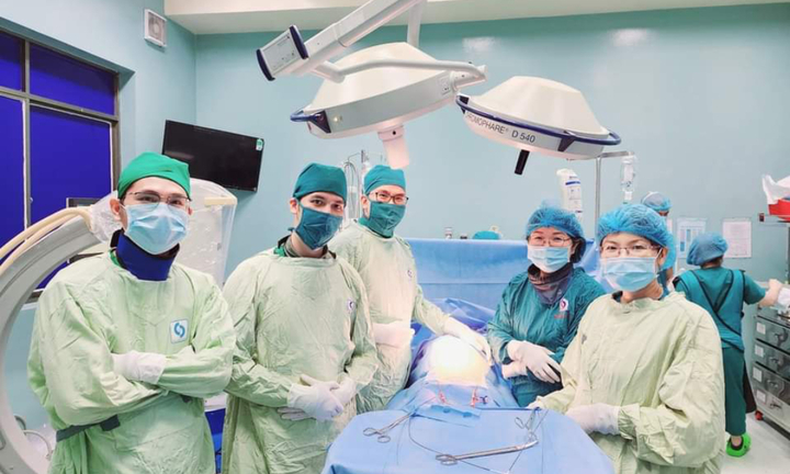 2 giờ căng thẳng cứu sản phụ mắc chứng nhau cài răng lược thể nặng nhất