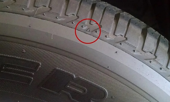 Biểu tượng hình tam giác trên thành lốp ô tô có ý nghĩa gì?