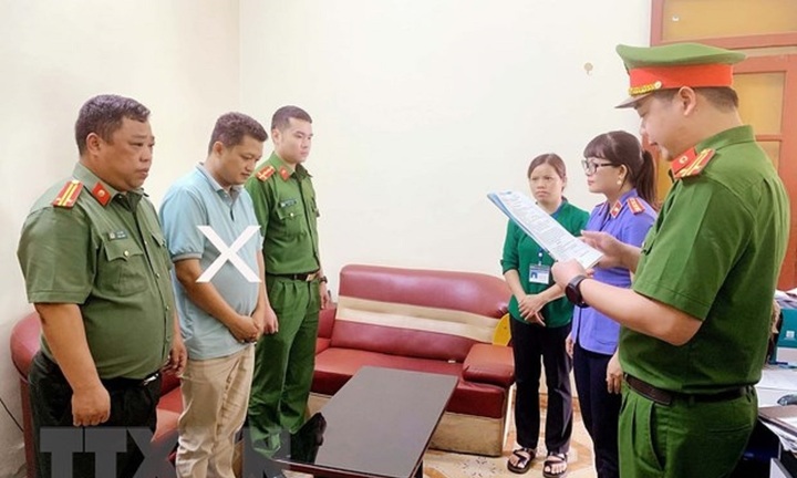 Sơn La: Bắt tạm giam 2 cán bộ lợi dụng chức vụ, quyền hạn