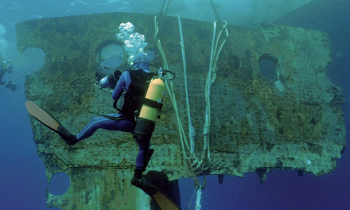 Vì sao xác tàu Titanic vẫn chưa được trục vớt sau 111 năm?