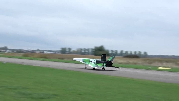 Cận cảnh máy bay siêu thanh chạy bằng hydro 