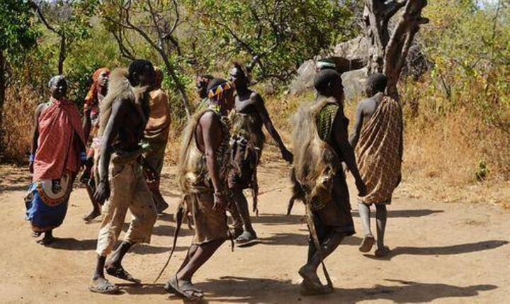 Bộ lạc kỳ lạ, thà chết đói cũng không chịu trồng trọt, không biết tiền là gì