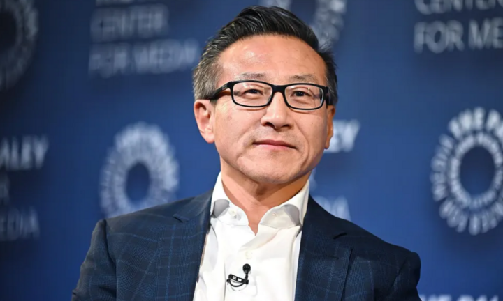 Vị tỷ phú được giao nhiệm vụ chèo lái Alibaba vượt qua sóng gió là ai?