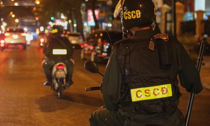 Xuyên đêm theo chân lực lượng cảnh sát cơ động Thủ đô xử lý 'quái xế'