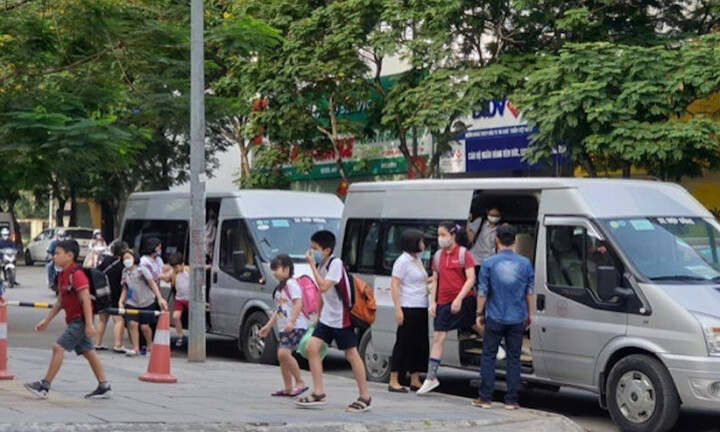Học sinh lớp 1 bị bỏ quên trên xe ô tô: Sở GD&ĐT Hà Nội chỉ đạo khẩn
