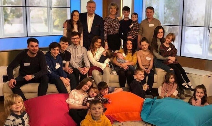 Người phụ nữ có 22 đứa con, chửa đẻ từ năm 14 tuổi đến lúc U50 