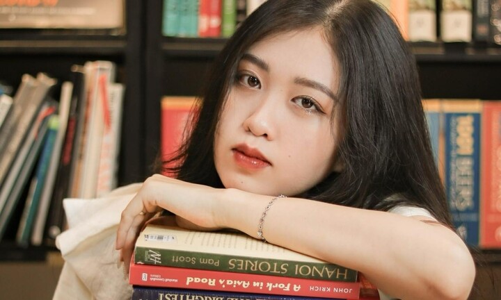 Hoa khôi trường Đại học Kinh tế Quốc dân tài sắc vẹn toàn