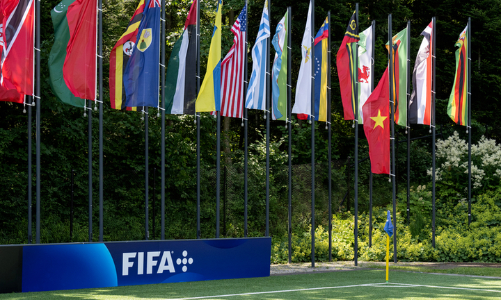 Xe chở CLB Trẻ Quảng Nam bị lật khiến cầu thủ thiệt mạng: FIFA treo cờ rủ