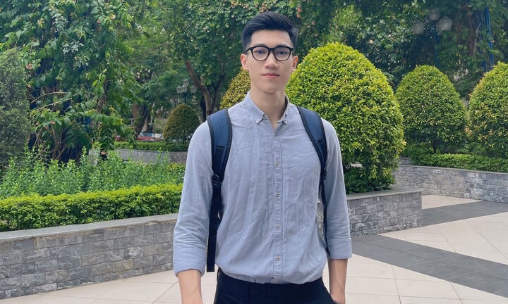 Nam vương trường Đại học Kinh tế Quốc dân: 'Tôi từng sợ đứng trước đám đông'