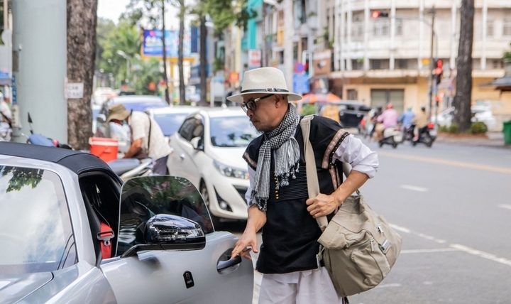 Kho siêu xe trăm tỷ đồng của ông Đặng Lê Nguyên Vũ