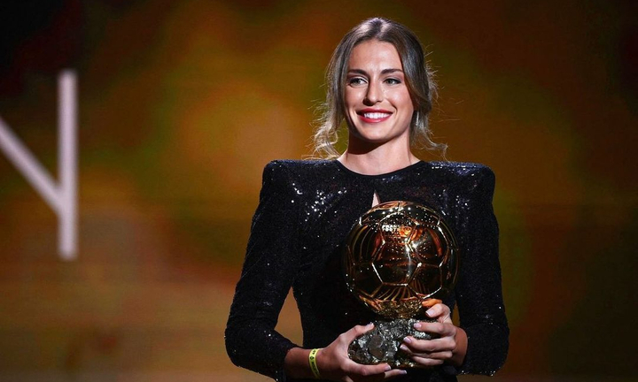 Ngắm nhan sắc cầu thủ nữ xuất sắc nhất thế giới sắp so tài Huỳnh Như, Thanh Nhã