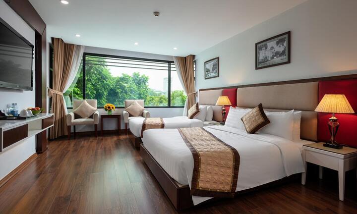 Cạn tiền sau COVID-19, hàng loạt khách sạn phố cổ Hà Nội bị rao bán, giá hơn 1 tỷ đồng/m2