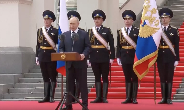 Tổng thống Putin ca ngợi quân đội Nga ngăn chặn nội chiến