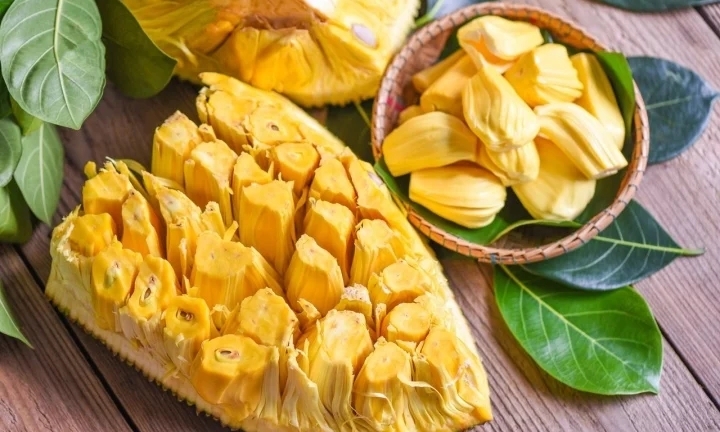 Ăn nhiều mít, người phụ nữ bị tắc ruột phải nhập viện