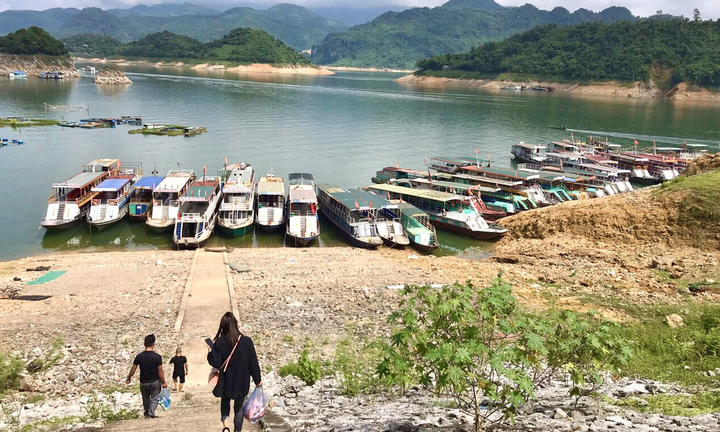 Khởi tố Giám đốc bến cảng du lịch Thung Nai về tội trốn thuế