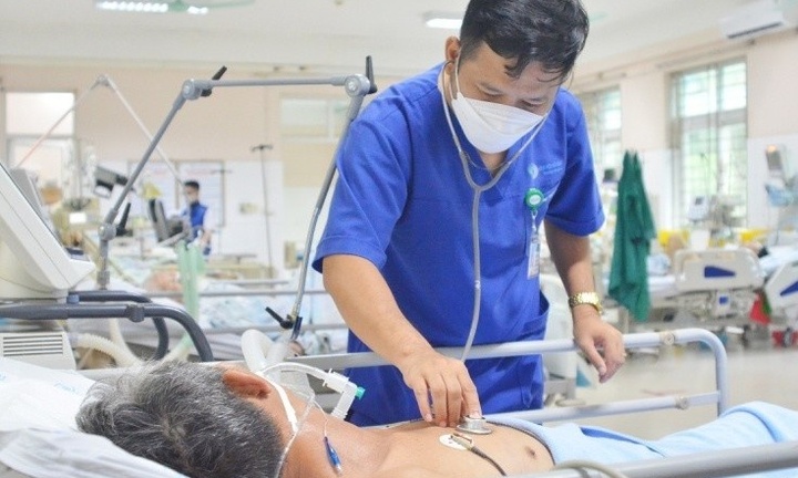 Ăn canh củ ấu tàu, người đàn ông suýt mất mạng