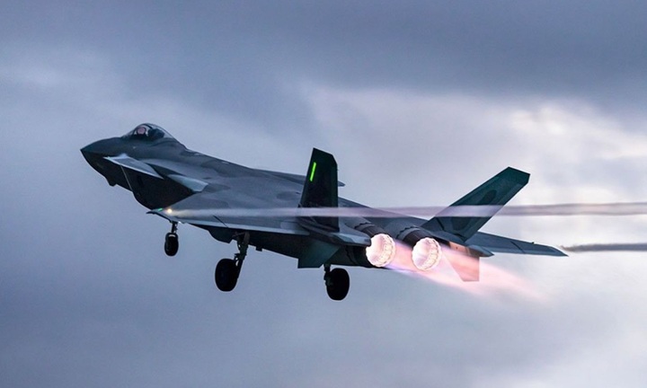 J-20 Trung Quốc bay với động cơ nội địa, Ấn Độ vẫn phải nhập khẩu