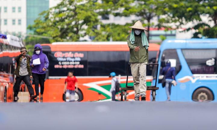 Dự báo thời tiết ngày 1/7: Bắc Bộ nắng nóng gay gắt trên 38 độ C, Nam Bộ mưa dông