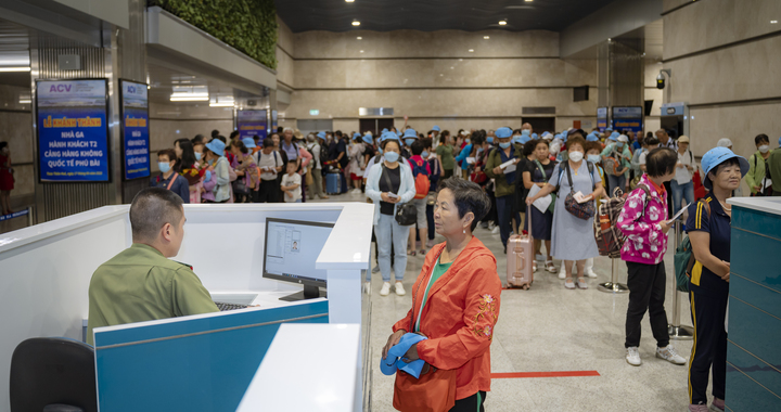 Nhà ga 2.300 tỷ mang kiến trúc cung đình lần đầu đón khách quốc tế từ Trung Quốc