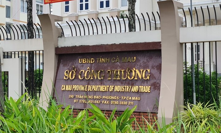 Kỷ luật cảnh cáo nguyên Giám đốc Sở Công Thương Cà Mau