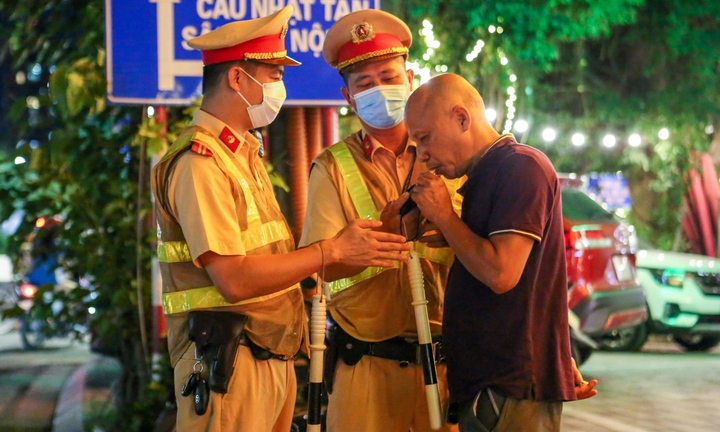 ĐBQH: Nên cho phép tỷ lệ nồng độ cồn tối thiểu, thay vì 'bằng 0'